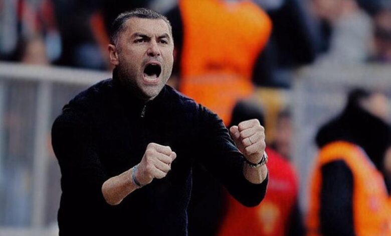 Kasımpaşa'da yola devam kararı çıktı: Burak Yılmaz 11 Kasımpaşa'da yola devam kararı çıktı: Burak Yılmaz- Fenerbahçe