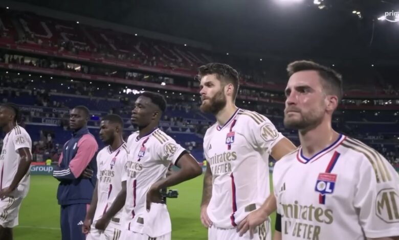 Lyon Ligue 2'ye düşürüldü! 11 Lyon Ligue 2'ye düşürüldü!- Futbol