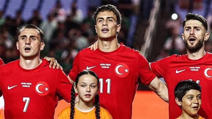 Milli futbolcu Kenan Yıldız'ın sevgilisini o detay ele verdi! Fark edince sildi ama... 20 Milli futbolcu Kenan Yıldız'ın sevgilisini o detay ele verdi! Fark edince sildi ama...- Diğer Haberler