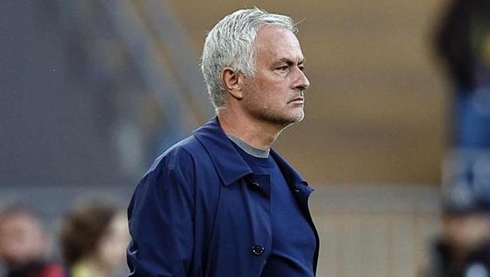 Mourinho için çıldırdılar: Bizi Trump'ın evine götürür, Ancelotti yapıyorsa o da yapar 19 Mourinho için çıldırdılar: Bizi Trump'ın evine götürür, Ancelotti yapıyorsa o da yapar- Futbol