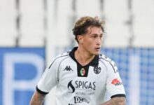 Orta sahaya Esposito- Futbol