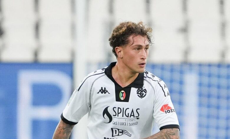 Orta sahaya Esposito- Futbol