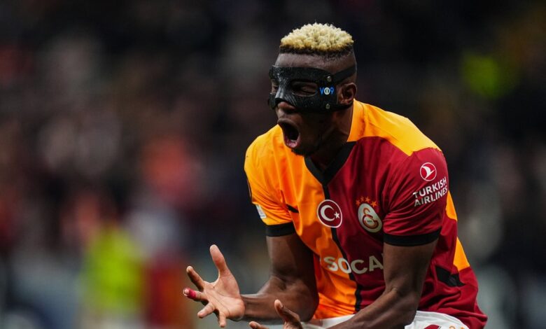 Osimhen transferindeki dev pürüz ortaya çıktı! Galatasaray ve Napoli... 15 Osimhen transferindeki dev pürüz ortaya çıktı! Galatasaray ve Napoli...- Futbol