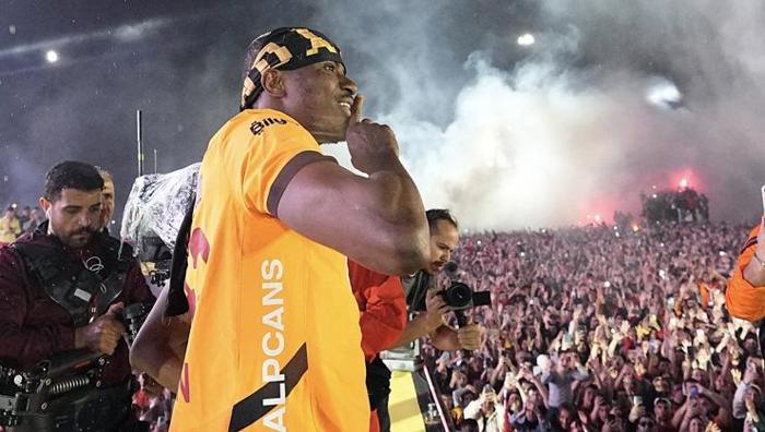 Osimhen'e 160 milyon Euro'luk tarihi teklif! Karar bekleniyor, Galatasaray süreci takip ediyor 23 Osimhen'e 160 milyon Euro'luk tarihi teklif! Karar bekleniyor, Galatasaray süreci takip ediyor- Futbol