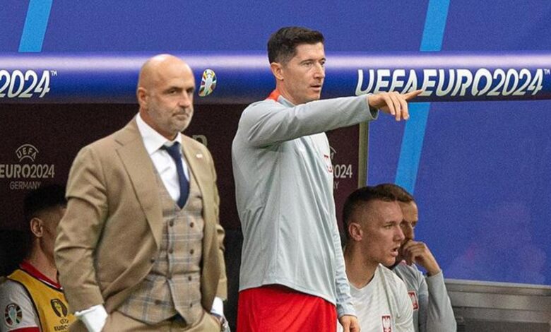 Polonya'da Lewandowski depremi: Probierz olduğu sürece Milli Takım'da yokum 11 Polonya'da Lewandowski depremi: Probierz olduğu sürece Milli Takım'da yokum- Fenerbahçe