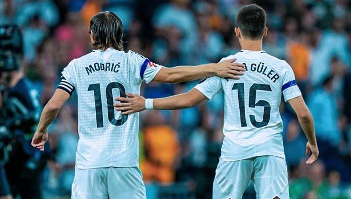 Real Madrid'de Arda Güler'in pabucu dama atıldı! İspanyol basını üçlü rekabeti açıkladı: Sertlik garanti 24 Real Madrid'de Arda Güler'in pabucu dama atıldı! İspanyol basını üçlü rekabeti açıkladı: Sertlik garanti- Futbol
