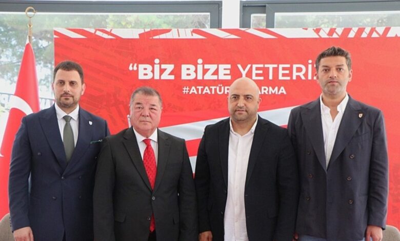 Reeder Samsunspor'da yönetimin görev dağılımı belli oldu! 11 Reeder Samsunspor'da yönetimin görev dağılımı belli oldu!- Fenerbahçe