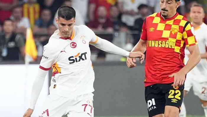 'Sakatlık numarası yapmayı düşündüm' Galatasaray'ın yıldızından olay itiraf: Taraftarlar ıslıklıyor ve aşağılıyor 23 'Sakatlık numarası yapmayı düşündüm' Galatasaray'ın yıldızından olay itiraf: Taraftarlar ıslıklıyor ve aşağılıyor- Futbol