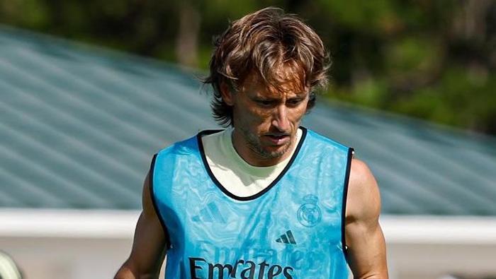 Sert eleştirilerin ardından Xabi Alonso'dan sürpriz Arda Güler kararı! Real Madrid'in yeni hocasından radikal hamle... 26 Sert eleştirilerin ardından Xabi Alonso'dan sürpriz Arda Güler kararı! Real Madrid'in yeni hocasından radikal hamle...- Futbol