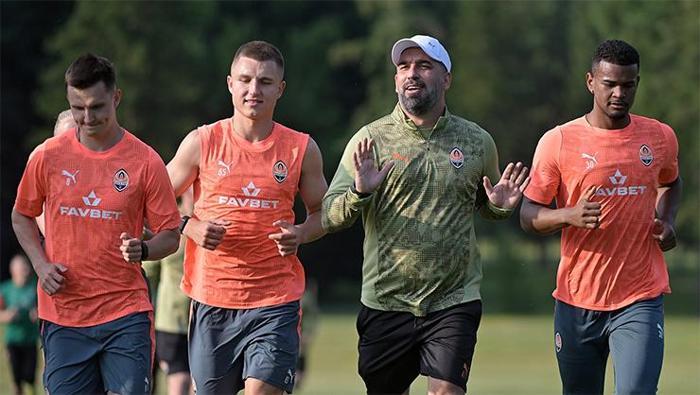 Shakhtar Donetsk'e imzayı yeni atmıştı: Arda Turan üçüncü kez bombayı patlattı 26 Shakhtar Donetsk'e imzayı yeni atmıştı: Arda Turan üçüncü kez bombayı patlattı- Futbol