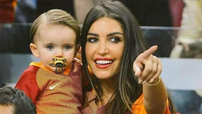 Sneijder'in eski eşi Yolanthe Cabau'dan Türkçe mesaj! Türkiye'yi unutmadı 21 Sneijder'in eski eşi Yolanthe Cabau'dan Türkçe mesaj! Türkiye'yi unutmadı- Futbol