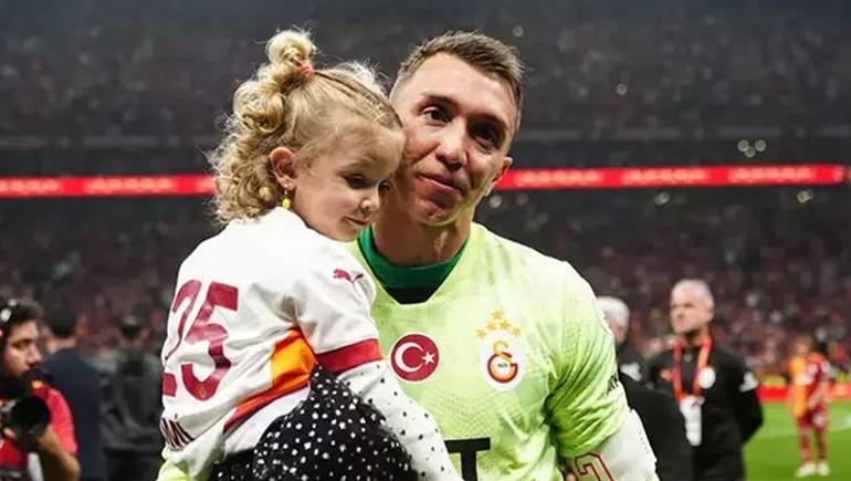 Son dakika! Fernando Muslera yeni takımını bizzat açıkladı: 14 yıl sonra yeni bir kulüpteyim- Futbol