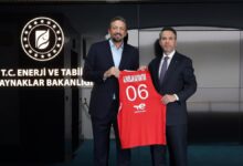 TBF Başkanı Hidayet Türkoğlu Enerji ve Tabii Kaynaklar Bakanı Alparslan Bayraktar'ı ziyaret etti- Basketbol