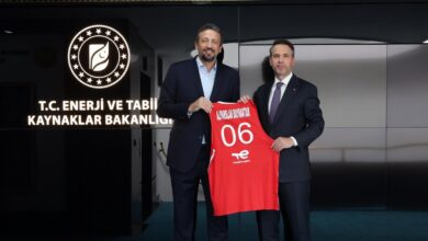 TBF Başkanı Hidayet Türkoğlu Enerji ve Tabii Kaynaklar Bakanı Alparslan Bayraktar'ı ziyaret etti- Fenerbahçe