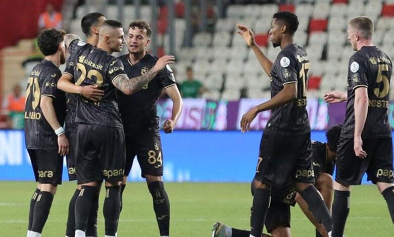 Trabzonspor'da ayrılık mesaisi 13 Trabzonspor'da ayrılık mesaisi- Futbol
