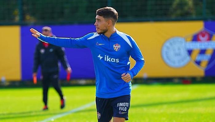 Transfer döneminde 90 milyon Euro'luk sorun! Süper Lig devleri şimdi ne yapacak? 24 Transfer döneminde 90 milyon Euro'luk sorun! Süper Lig devleri şimdi ne yapacak?- Futbol