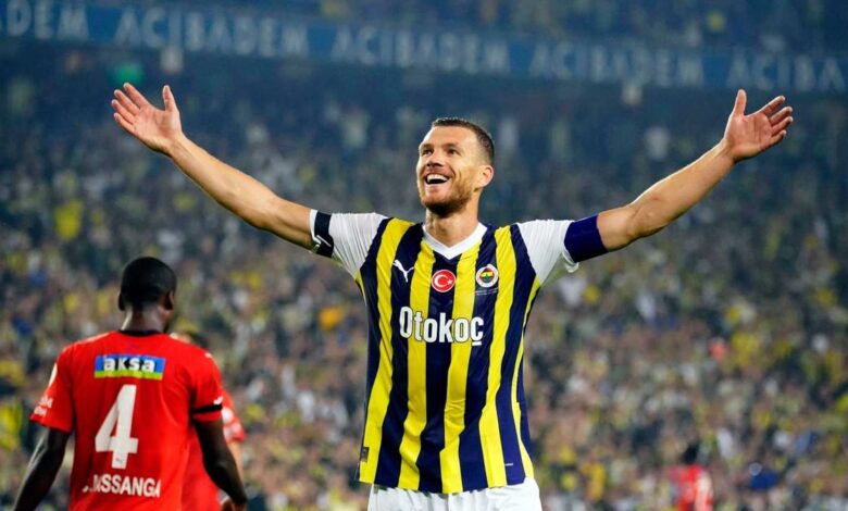 TRANSFER HABERİ | Edin Dzeko imzaya yakın! İşte sunulan teklif 17 TRANSFER HABERİ | Edin Dzeko imzaya yakın! İşte sunulan teklif- Fenerbahçe