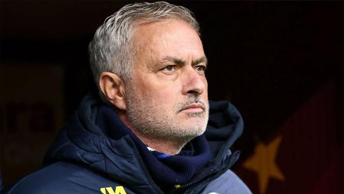 Usta isimden Fenerbahçe ve Mourinho eleştirisi: 'Masallara inanacak Fenerbahçeli kalmadı!' 25 Usta isimden Fenerbahçe ve Mourinho eleştirisi: 'Masallara inanacak Fenerbahçeli kalmadı!'- Futbol