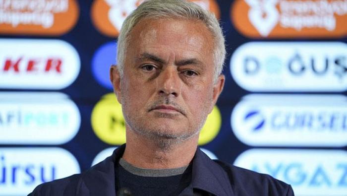 Usta isimden Fenerbahçe ve Mourinho eleştirisi: 'Masallara inanacak Fenerbahçeli kalmadı!' 26 Usta isimden Fenerbahçe ve Mourinho eleştirisi: 'Masallara inanacak Fenerbahçeli kalmadı!'- Futbol