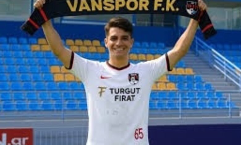 Van’a İspanyol sağ açık 11 Van’a İspanyol sağ açık- Fenerbahçe
