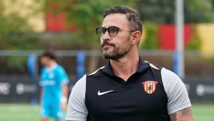 'Vasat bir futbolcu' Osimhen bu sözleri duyunca çılgına dönecek: Onu annesi bile tanımıyordu 20 'Vasat bir futbolcu' Osimhen bu sözleri duyunca çılgına dönecek: Onu annesi bile tanımıyordu- Futbol