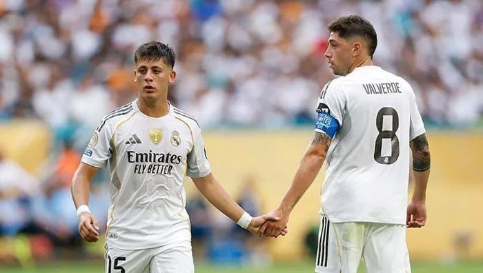 Arda Güler ile Jude Bellingham birbirine girdi! Real Madrid'de kriz... 20 Arda Güler ile Jude Bellingham birbirine girdi! Real Madrid'de kriz...- Futbol