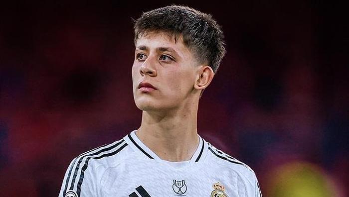 Arda Güler ile Jude Bellingham birbirine girdi! Real Madrid'de kriz... 22 Arda Güler ile Jude Bellingham birbirine girdi! Real Madrid'de kriz...- Futbol
