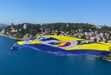Basketbol Süper Ligi şampiyonu Fenerbahçe Beko'nun bayrakları köprülere asıldı- Futbol