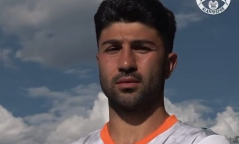 Corendon Alanyaspor Güven Yalçın'ı kadrosuna kattı! 11 Corendon Alanyaspor Güven Yalçın'ı kadrosuna kattı!- Futbol