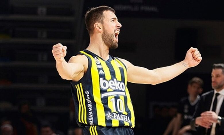 Fenerbahçe Beko, Melih Mahmutoğlu'nun sözleşmesini bir yıllığına uzattı 11 Fenerbahçe Beko, Melih Mahmutoğlu'nun sözleşmesini bir yıllığına uzattı- Futbol