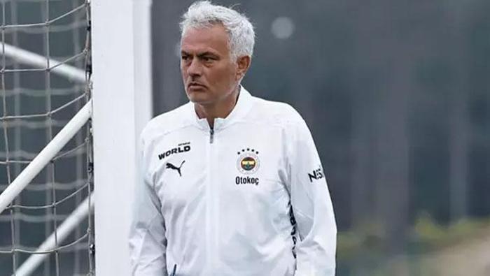 Fenerbahçe çıldırdı: 1 milyar 175 milyonluk golcü imzaya! Transferde büyük bomba... 25 Fenerbahçe çıldırdı: 1 milyar 175 milyonluk golcü imzaya! Transferde büyük bomba...- Futbol
