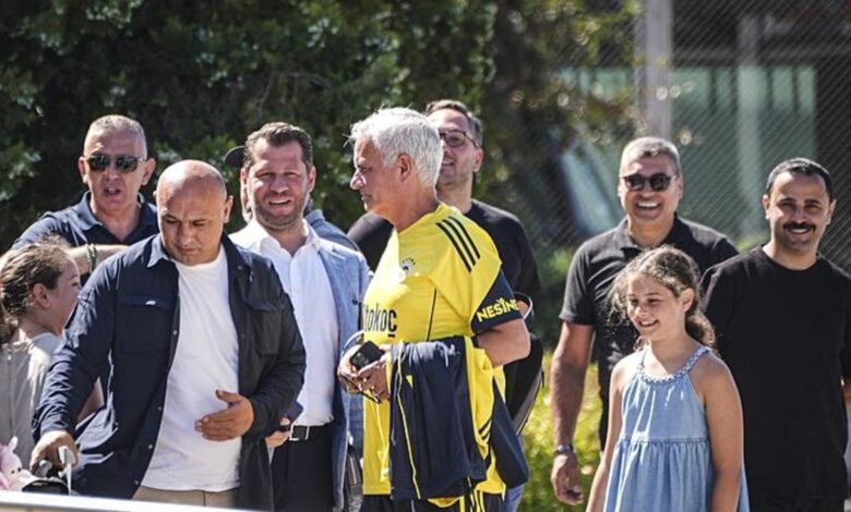 Fenerbahçe kamp için Portekiz'e geldi 11 Fenerbahçe kamp için Portekiz'e geldi- Futbol