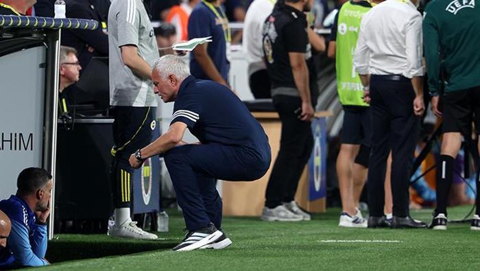 Fenerbahçe - Feyenoord maçının ardından yıldız isme övgü: 'Sahanın her yerinde' | 'Kadıköy Cehennemi' Jose'yi tura götürdü' 29 Fenerbahçe - Feyenoord maçının ardından yıldız isme övgü: 'Sahanın her yerinde' | 'Kadıköy Cehennemi' Jose'yi tura götürdü'- Diğer Sporlar